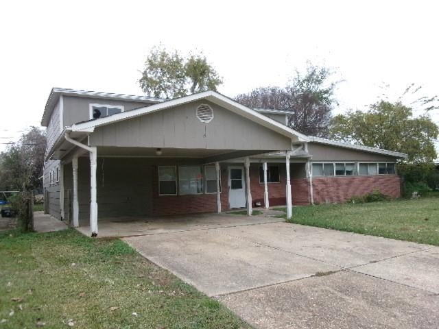 Photo of 1211 Caroline Drive, Bossier City, LA 71112 (MLS # 21342307)