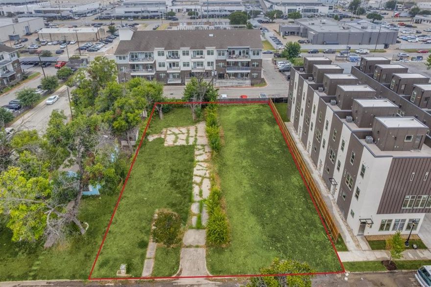 Great opportunity for builders and developers! Excellent location! This lot is ready for development in the popular Linwood Urban Village area just west of downtown Fort Worth. Currently zoned for SFR, but the UR zoning change will allow for small multi-family properties. Walking distance to Museum district, FW School of Medicine, Montgomery Plaza, downtown Fort Worth business district and Trinity Trails along the Trinity River.