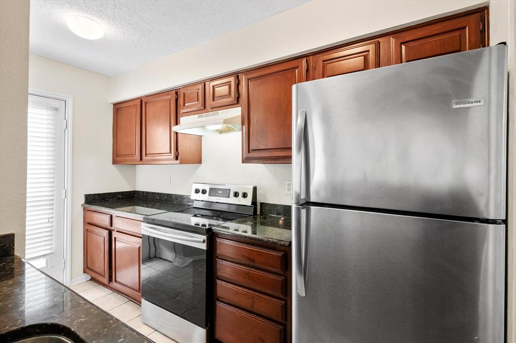 Cloisters Condo The - Residential