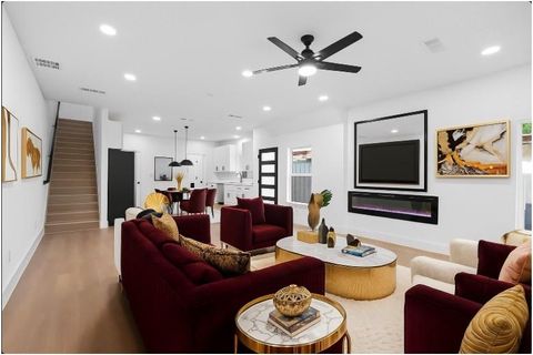 Tiny photo for 1407 Barry Avenue, Dallas, TX 75223 (MLS # 21100679)