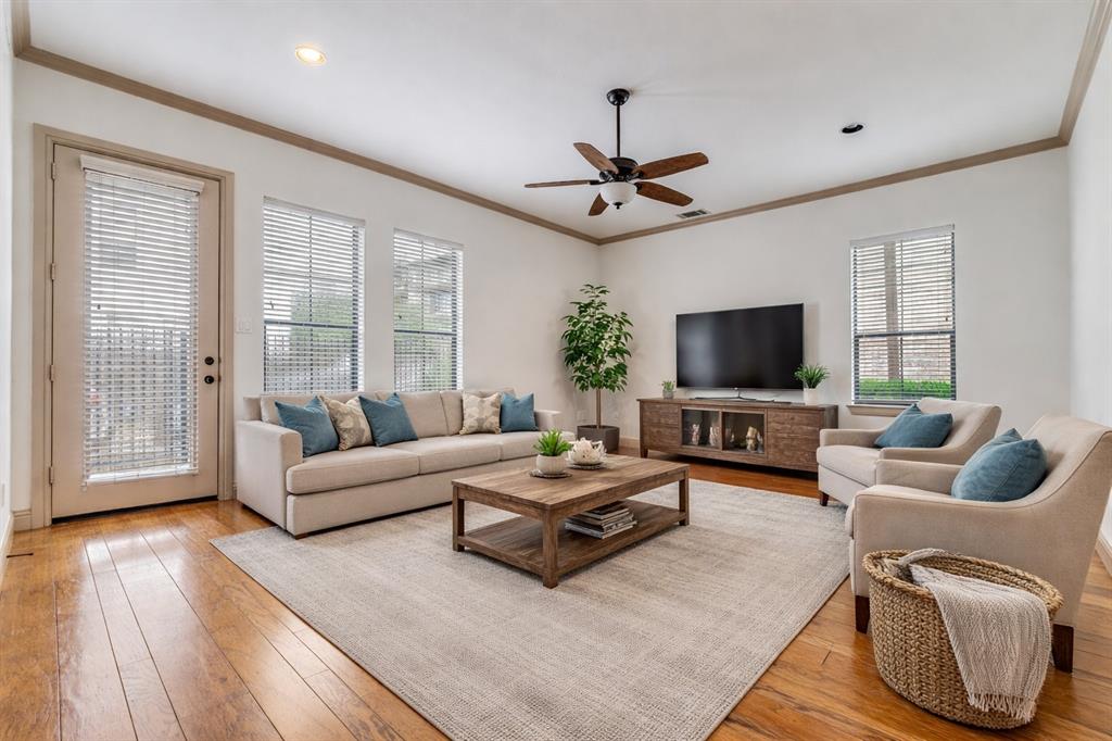 Live Oak Townhome 02 - Residential