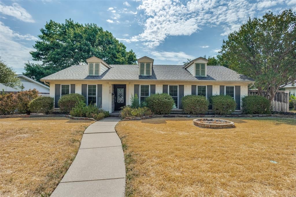 2108 Custer Parkway