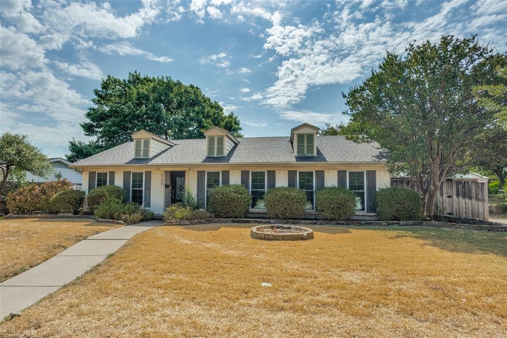 2108 Custer Parkway