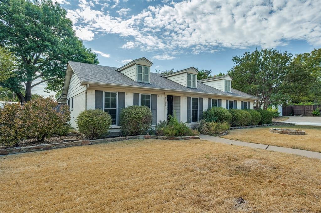 2108 Custer Parkway