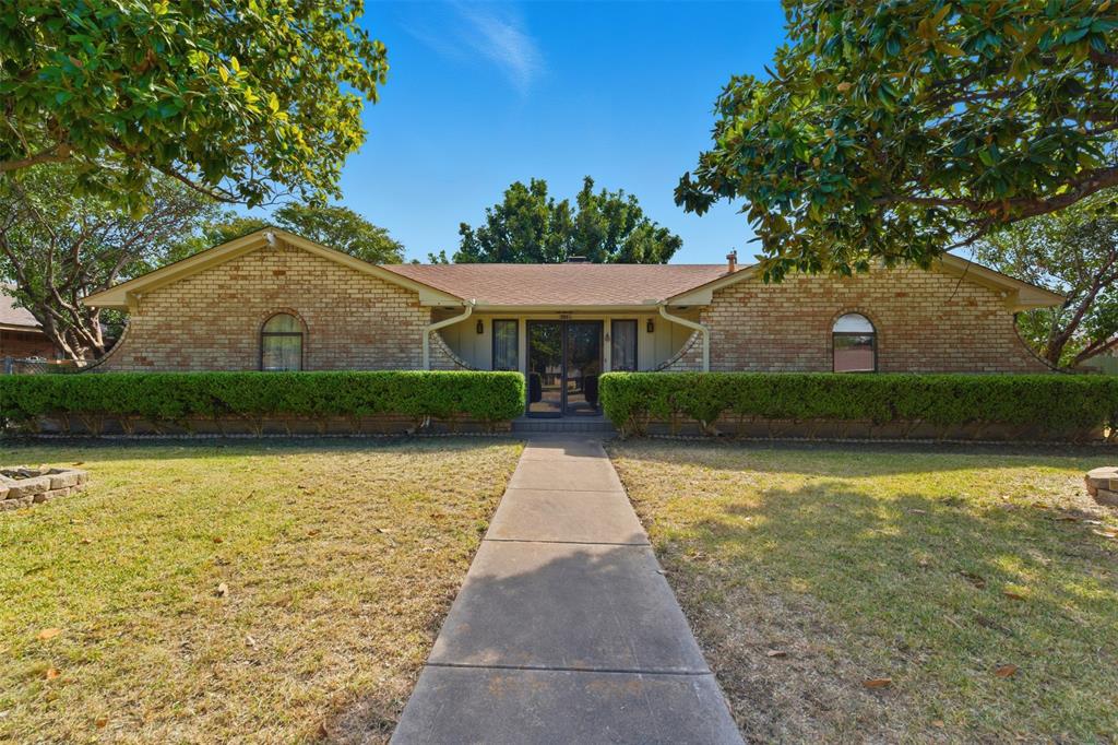 205 Hillcrest Drive