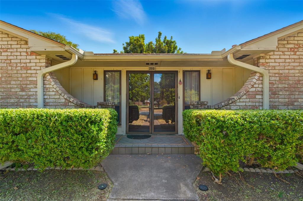 205 Hillcrest Drive