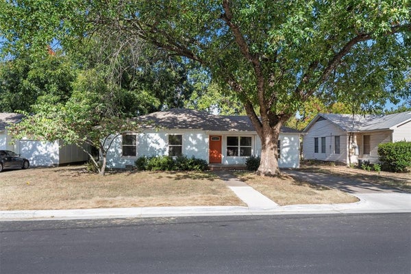 1001 ALICE ST, DENTON, TX 76201 - Image 198e331807950bb31d13aedf7d34b7d2/2301865741