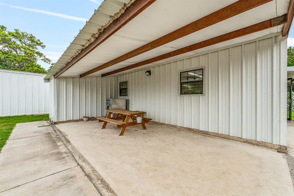 201 E Navarro Avenue