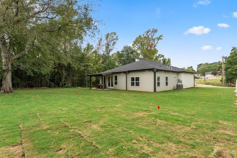 A home in Lindale