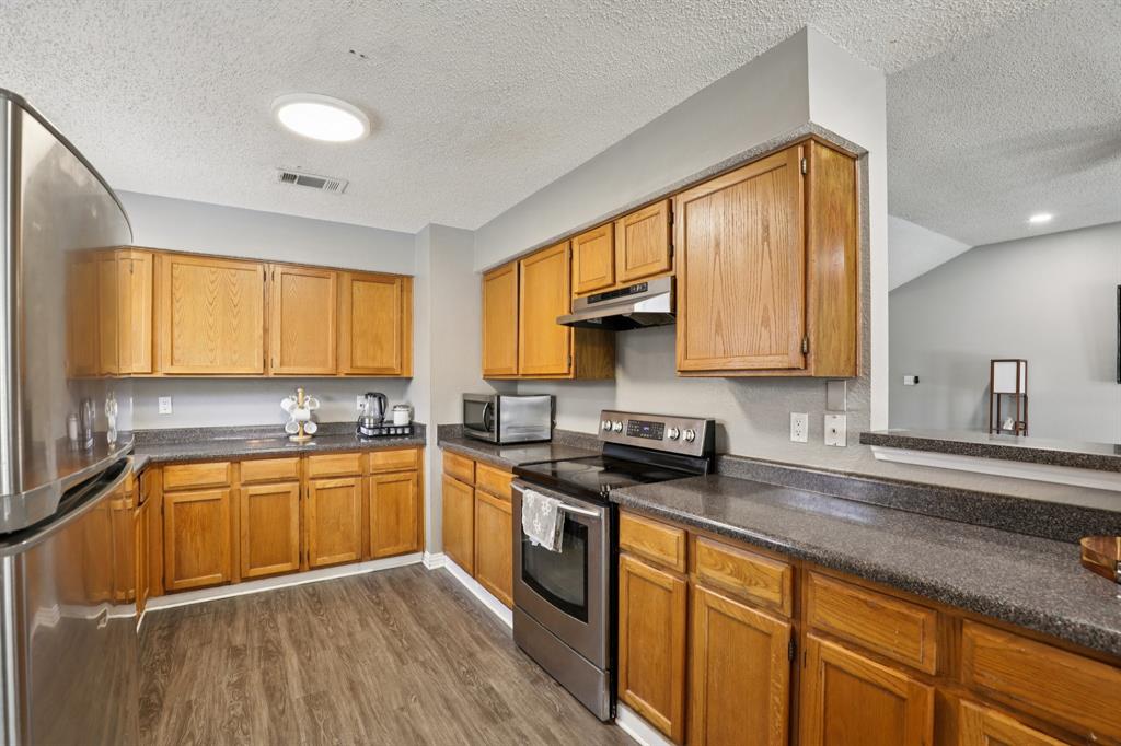 Glenbrook Mdws 7 - Residential