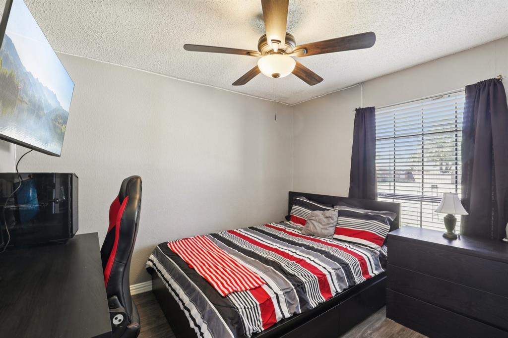 Glenbrook Mdws 7 - Residential