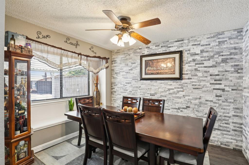 Glenbrook Mdws 7 - Residential