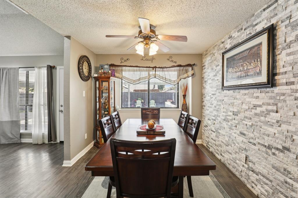 Glenbrook Mdws 7 - Residential