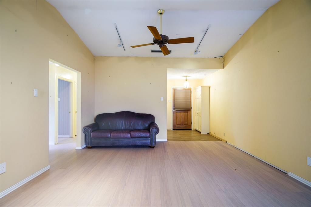 403 Southlake Drive