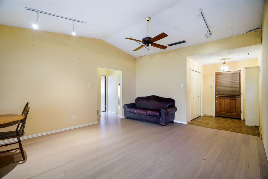 403 Southlake Drive