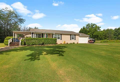Photo of 1400 Nunn Circle, Bonham, TX 75418 (MLS # 21308264)