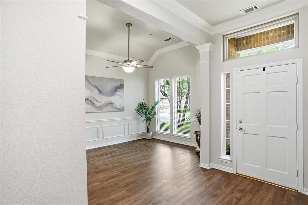 2433 Folkstone Way