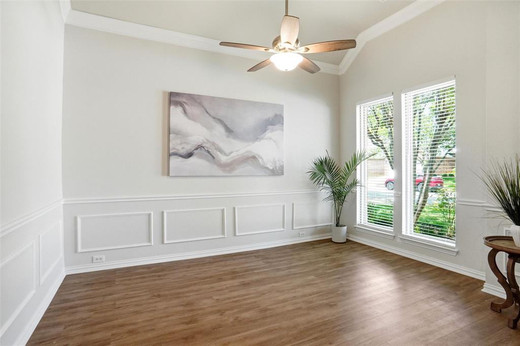 2433 Folkstone Way