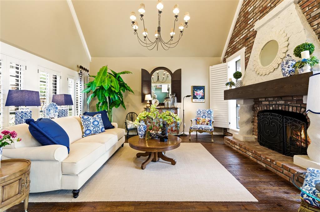 1207 Shady Oaks Circle