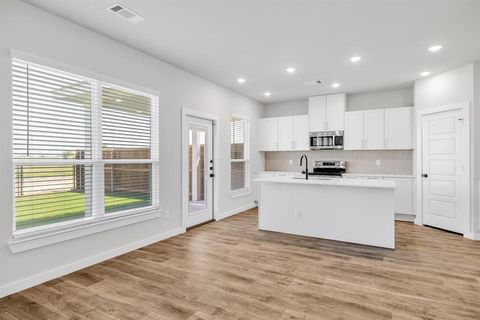 7064-7066 Guilford Court Midlothian TX 76065