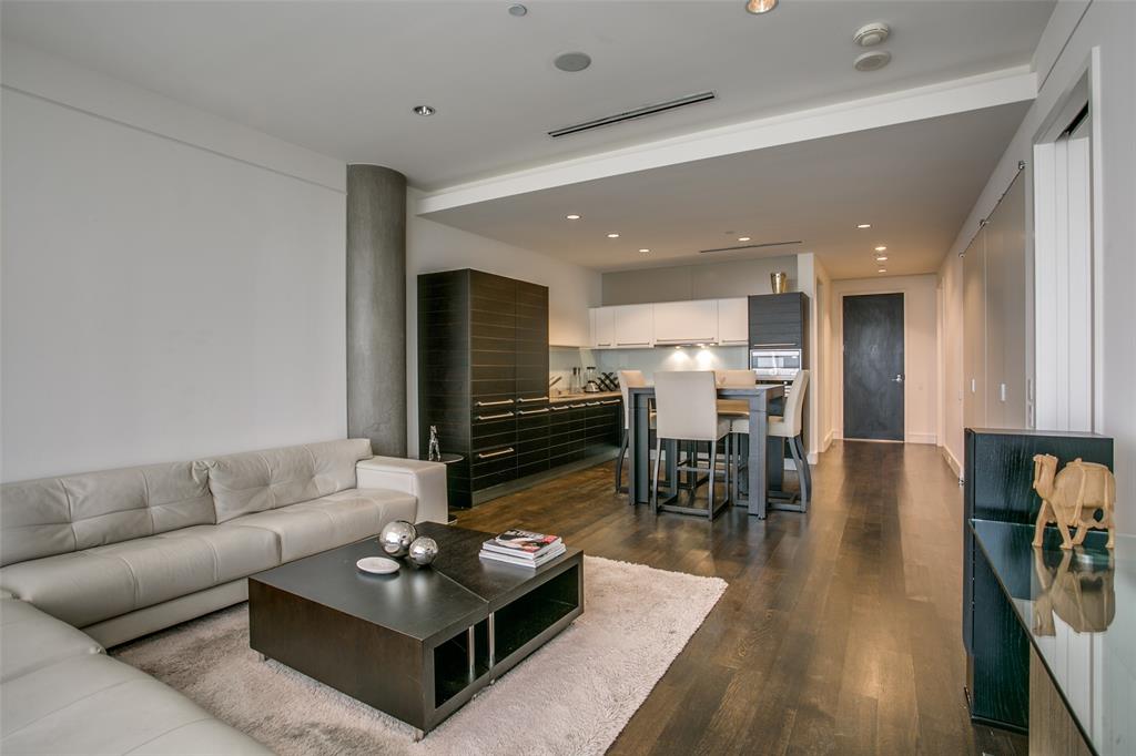 2408 Victory Park Lane 1142