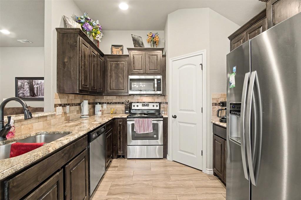 3907 Del Rio Court