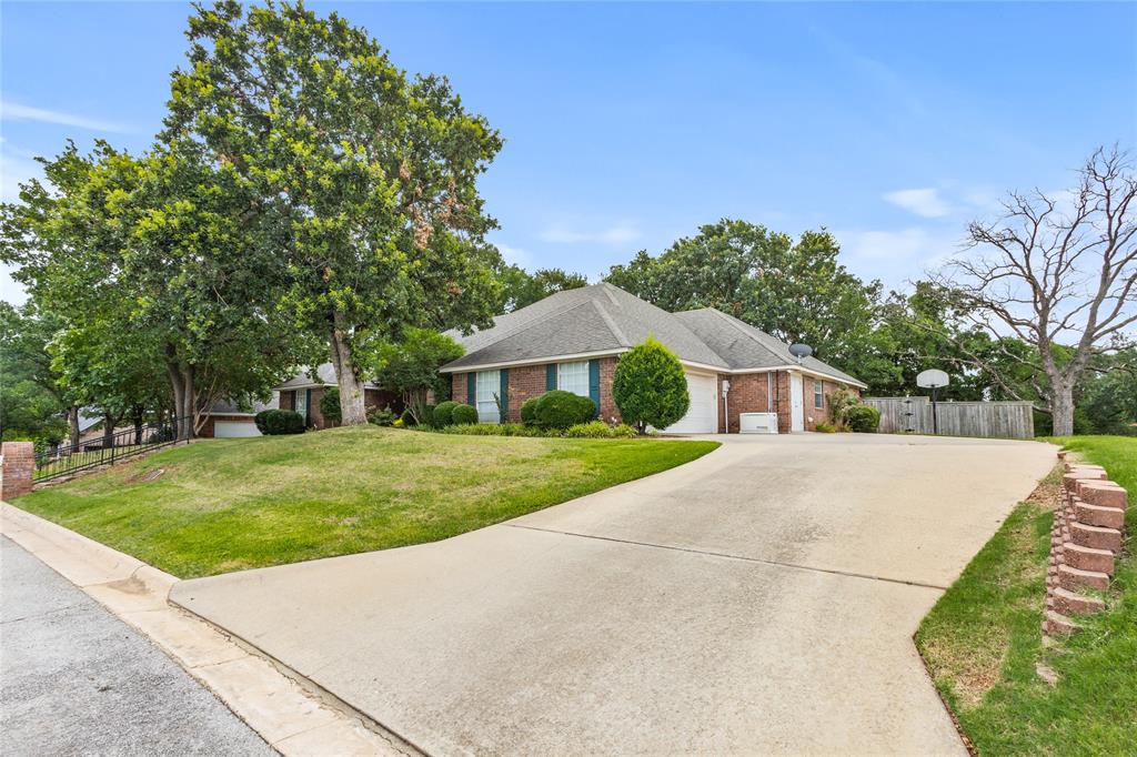 2100 Deer Run