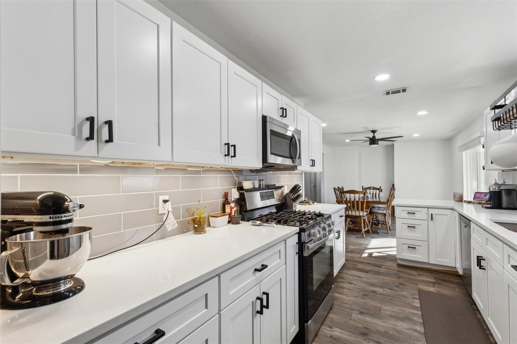 Fort Worth, Texas 76133, United States, 3 Bedrooms Bedrooms, ,2 BathroomsBathrooms,Residential,Pending,8544