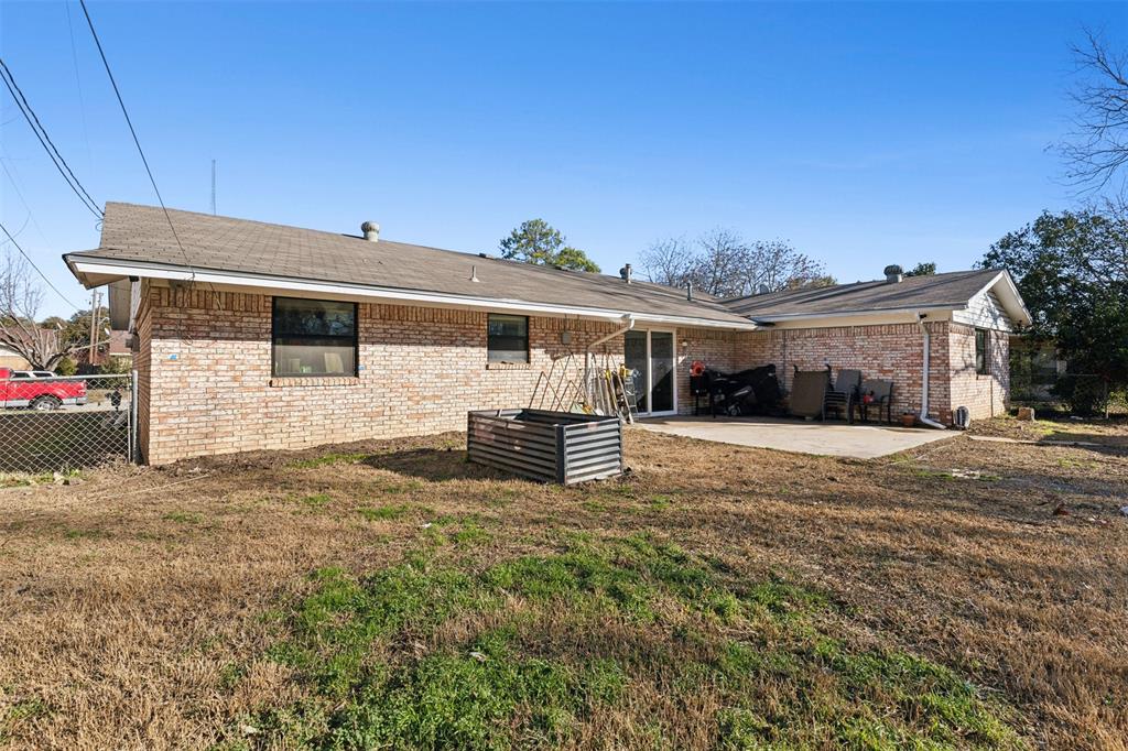 Fort Worth, Texas 76133, United States, 3 Bedrooms Bedrooms, ,2 BathroomsBathrooms,Residential,Pending,8544