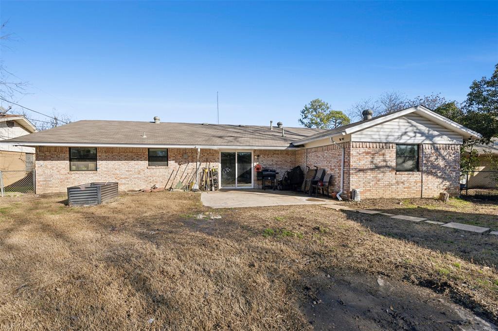 Fort Worth, Texas 76133, United States, 3 Bedrooms Bedrooms, ,2 BathroomsBathrooms,Residential,Pending,8544