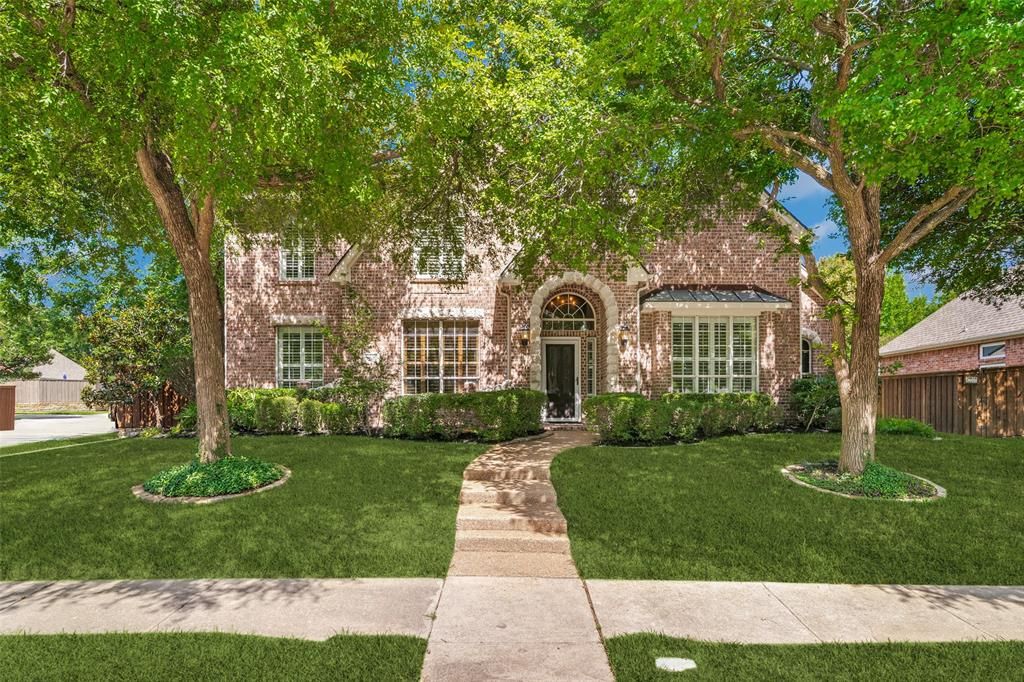 Photo of 906 Granger Drive, Allen, TX 75013 (MLS # 21296962)
