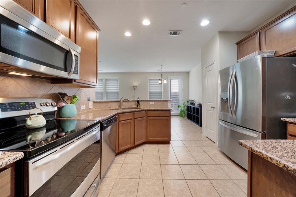 Suncreek Twnhms - Residential