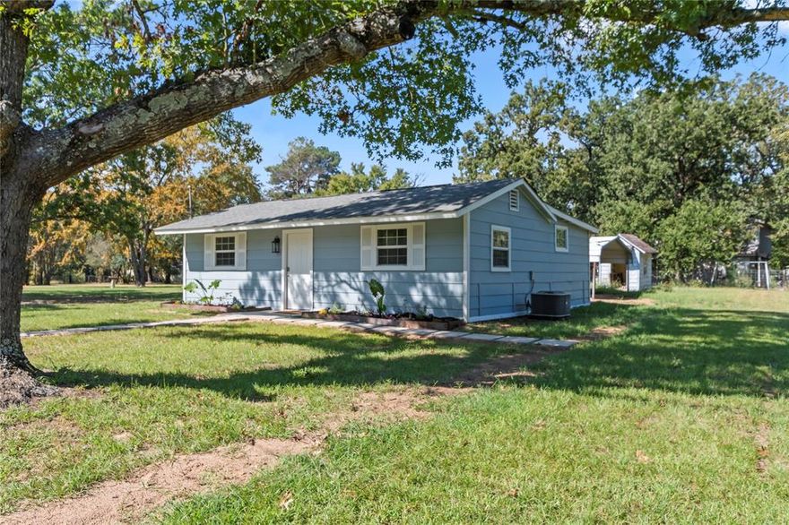 Step into this fully renovated lake house that is move in ready—perfect as a primary residence, weekend getaway, or income-generating rental. Nestled on a serene, spacious lot, this home feels brand new with fresh paint, updated appliances, quartz counter tops, HVAC system, water heater, and roof. The inviting wraparound layout features an eat-in kitchen, primary bedroom with en suite, full-size laundry room, Jack-and-Jill bathroom, side patio for outdoor grilling, covered parking under a durable metal carport, and an additional storage building. Enjoy the convenience of being within walking distance to the lake, complete with a neighborhood boat ramp and park. Just minutes away from, The Eight at Tool Park with a variety of amenities including walking and jogging trails, pickle ball courts, children’s play areas, a dog park, fishing pond, butterfly garden, the scenic Lone Star Marina, great restaurants, grocery store, and shopping.
The owner of the two lots on each side of the property will consider selling.