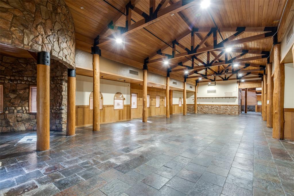 Glen Eagles Village - Commercial Lease