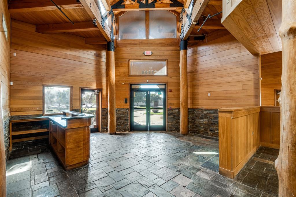 Glen Eagles Village - Commercial Lease