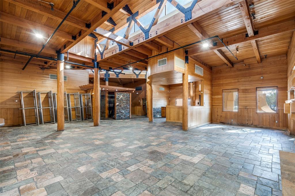 Glen Eagles Village - Commercial Lease