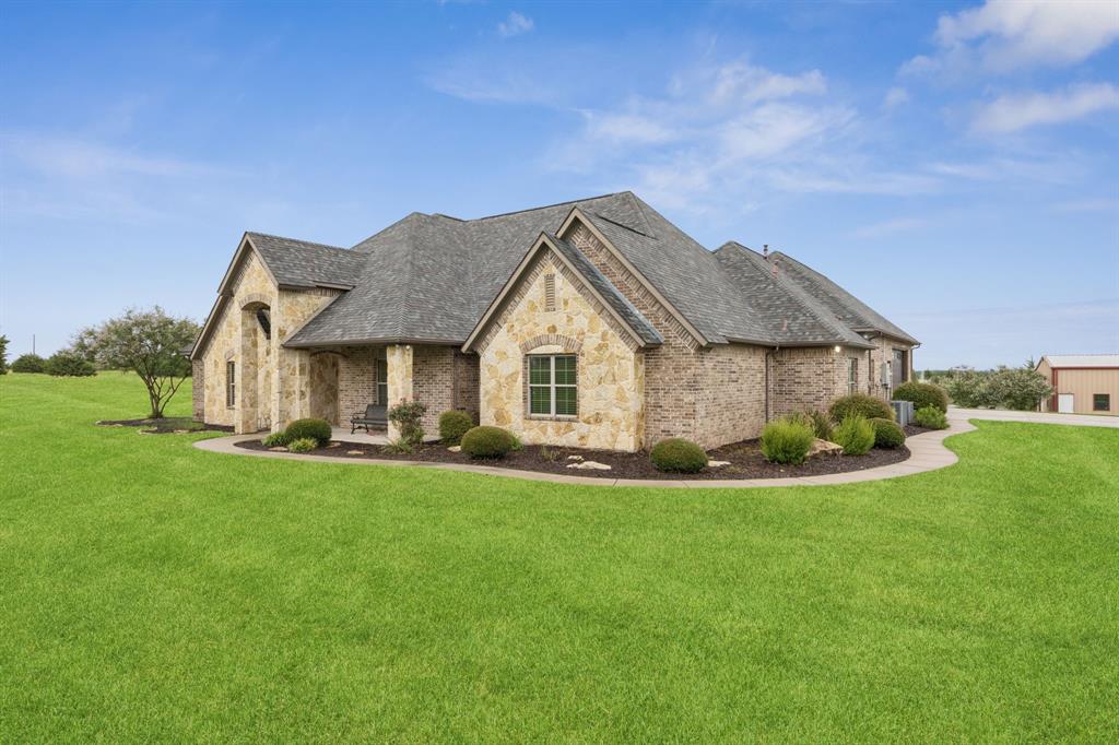 320 Tate Circle