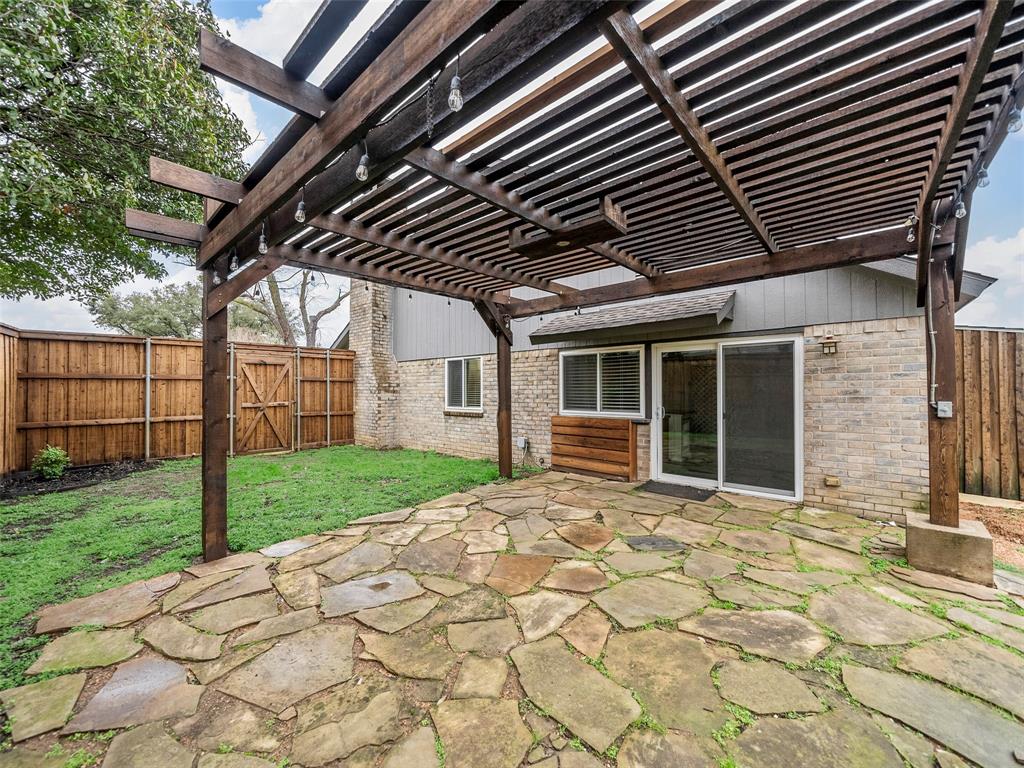 Royal Oaks - Residential