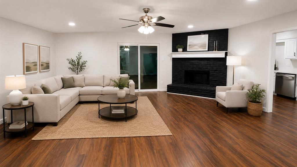 1305 Wisteria Way