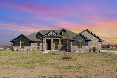 670 Crystal Lake Lane Red Oak TX 75154