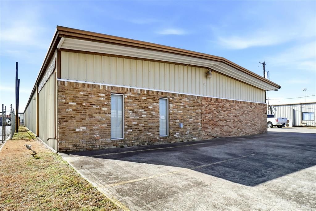 Photo of 742 Dalworth Drive #600, Mesquite, TX 75149 (MLS # 21231419)