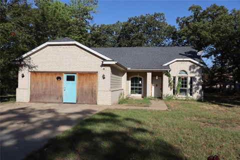 Photo of 127 LYNNE, Mabank, TX 75156 (MLS # 21387527)