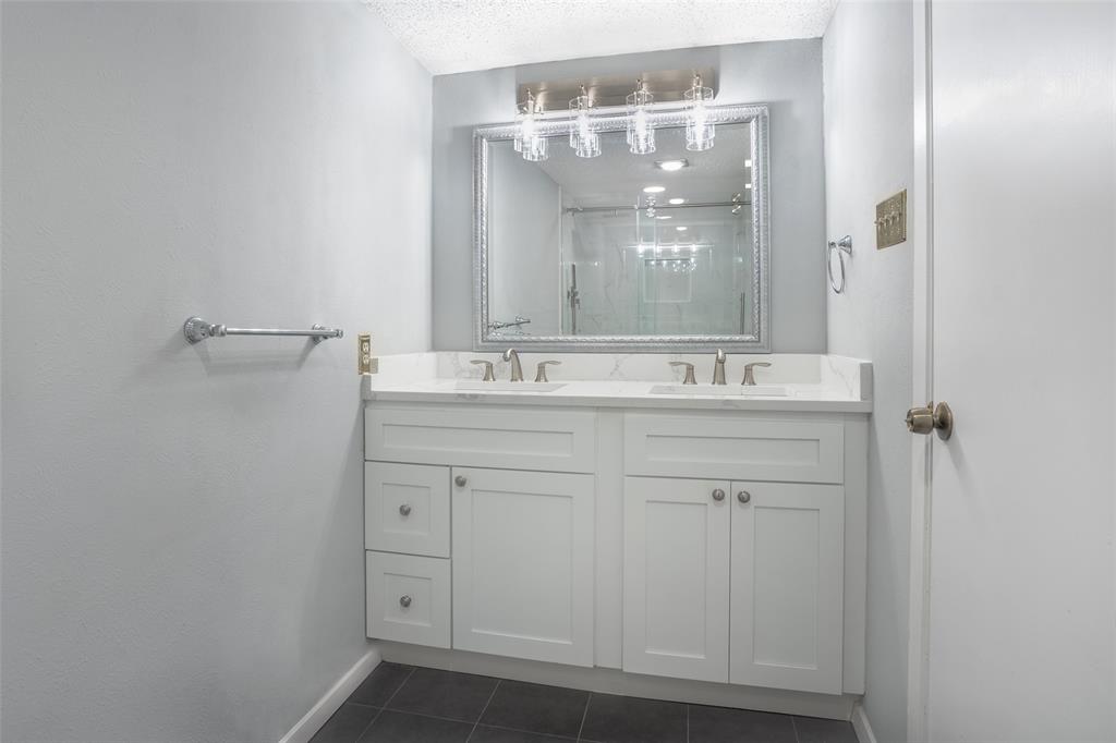 Royal Oaks - Residential Lease