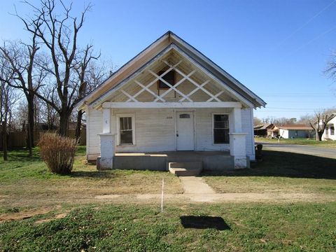 2104 Lexington Street Vernon TX 76384