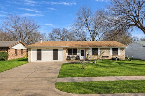 Photo of 639 Yale Drive, Lancaster, TX 75134 (MLS # 21369323)