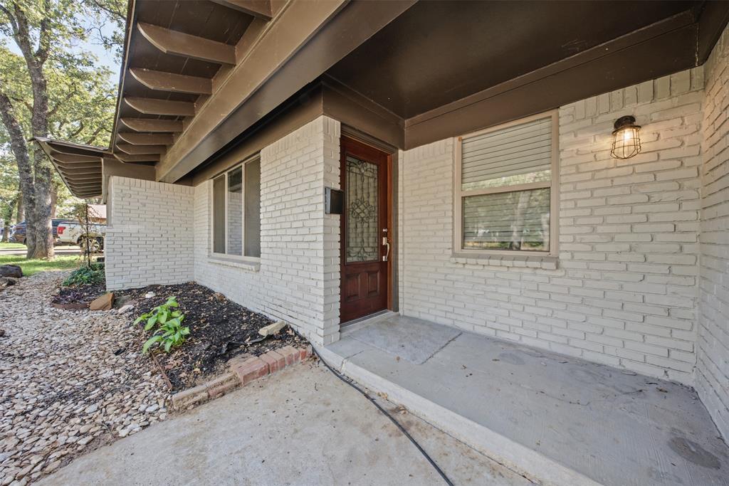 6404 Ravenswood Drive