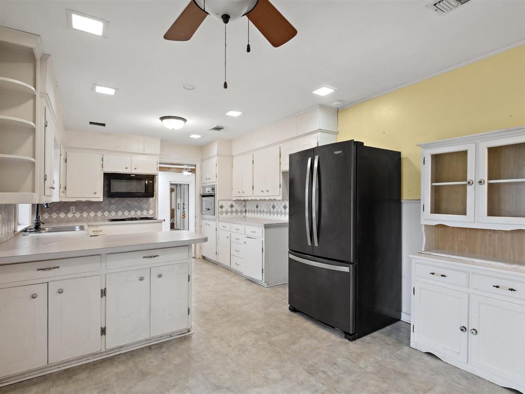 E C School Land - Residential