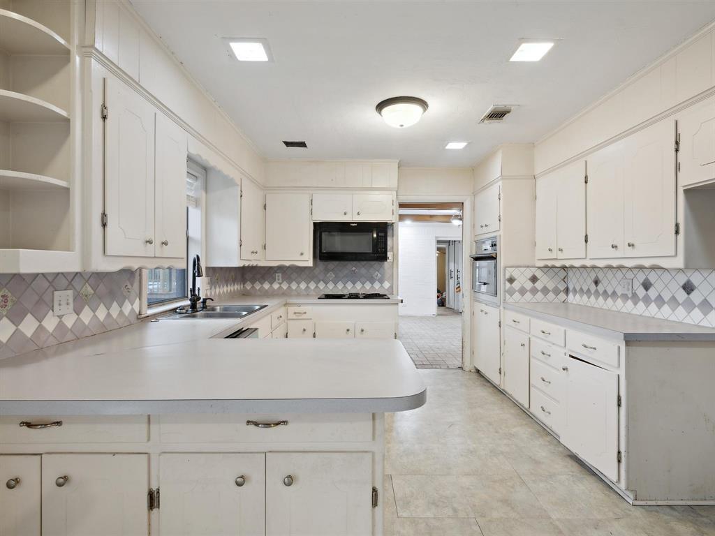 E C School Land - Residential