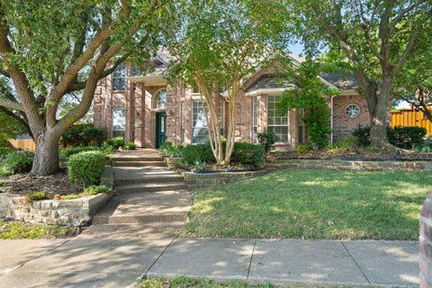 Photo of 1718 Lake Bluff Drive, Garland, TX 75043 (MLS # 21327886)