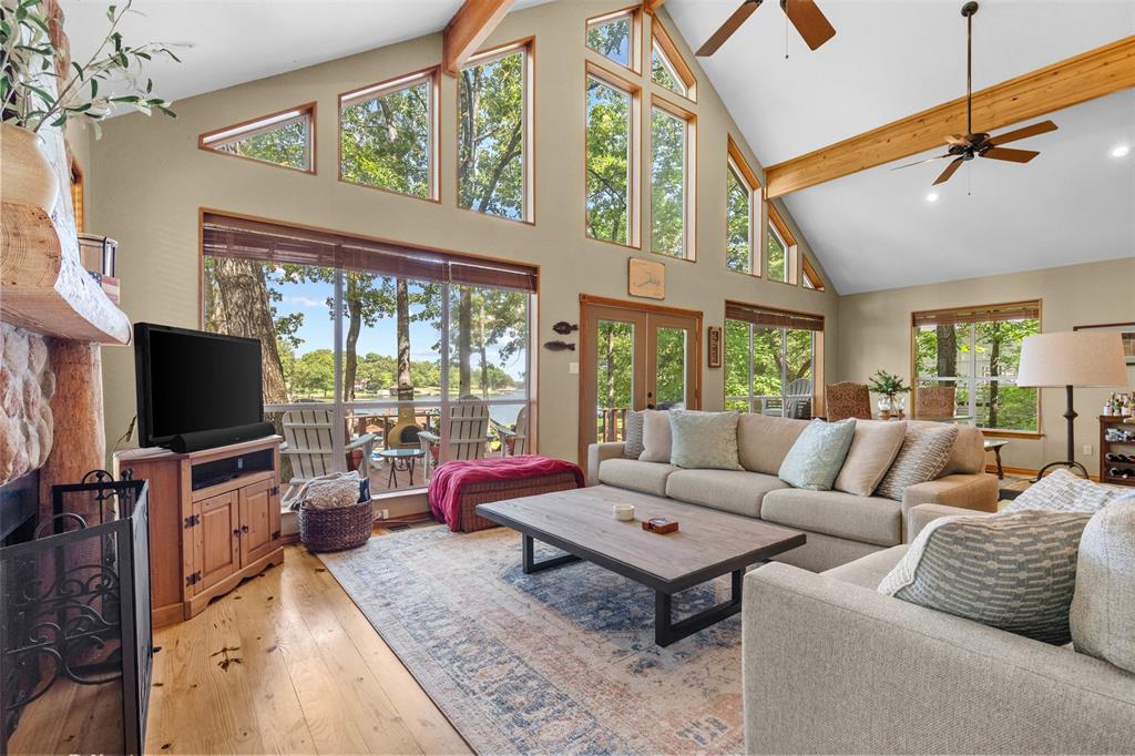 Twin Cove Estate - Residential
